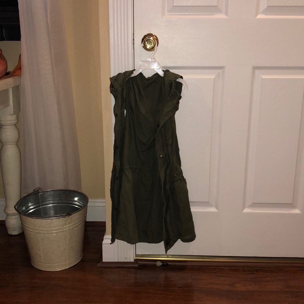 Dark green pullover jacket with no sleeves